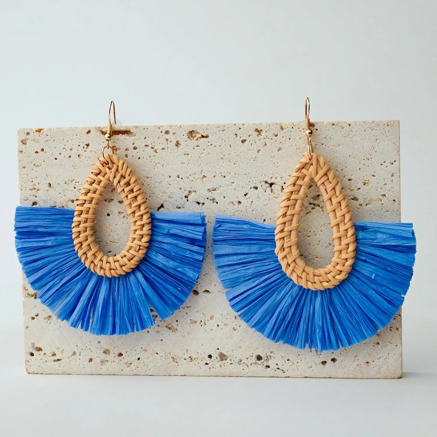Statement Raffia Tassel Earrings Boho Summer Beach Earrings Lightweight Straw Wicker Dangle Drop Earrings Trendy Rattan Fringe Jewelry for Women